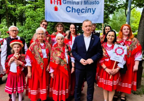 Chęciny zachwyciły tradycją i aktywnością. Artyści pięknie promowali gminę podczas 
